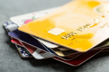 Regulator to Further Cut Credit-Card Commission Fees