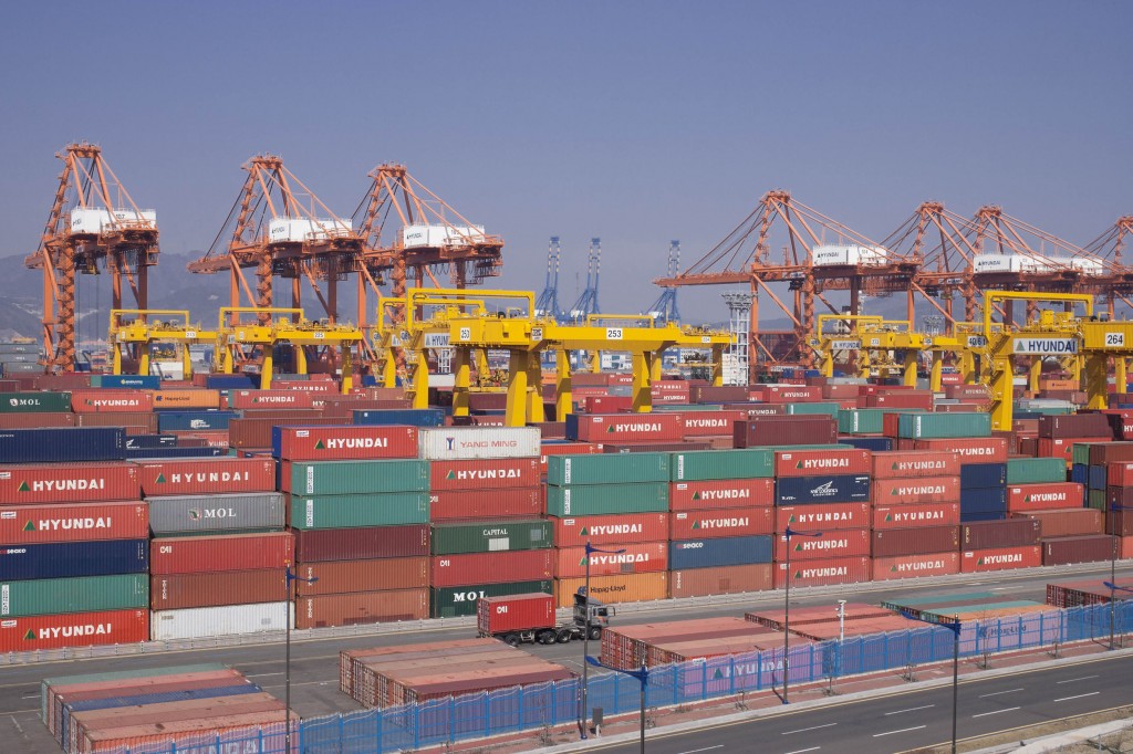 Once established, IoT sensors affixed to shipping containers will allow authorities to monitor real-time information such as location as well as internal temperature and humidity to better respond to any inconsistencies. (image: KobizMedia/ Korea Bizwire)