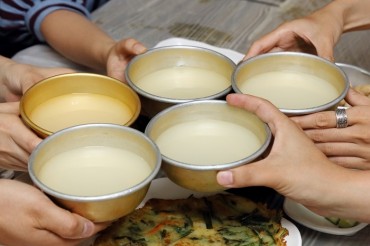 S. Korea to Designate Makgeolli-making as Intangible Heritage