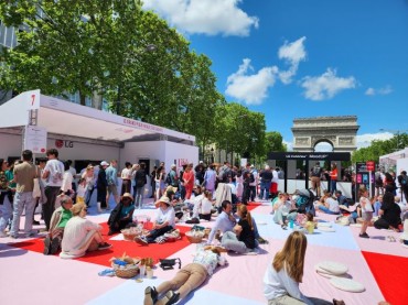 LG Hosts Massive Parisian Picnic to Launch New Refrigerator Line