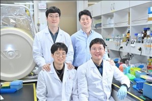 The research team, led by senior researcher Ahn Jung-ho at KIST's Clean Energy Research Center.