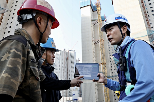 GS E&C Unveils AI Translator to Bridge Language Gap at Construction Sites