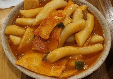 Tteokbokki Voted No. 1 Comfort Food amid Pandemic