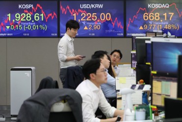 Foreigners Jack Up Korean Bond Exposure This Year