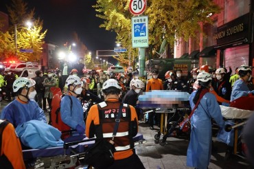 Public Show Support for Police, Firefighters and Paramedics at Itaewon Stampede