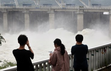 Citizens Share Disaster Information Online as Typhoon Hits Peninsula