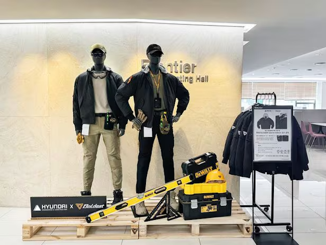 Hyundai Construction’s Trendy Work Jacket Becomes Unexpected Hit Among Employees